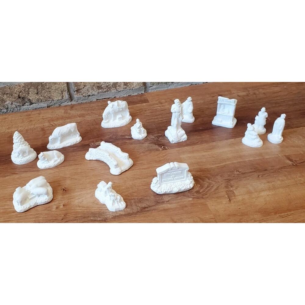 15 Piece White Unpainted Welcome To Walnut Grove Display Christmas Home Decor